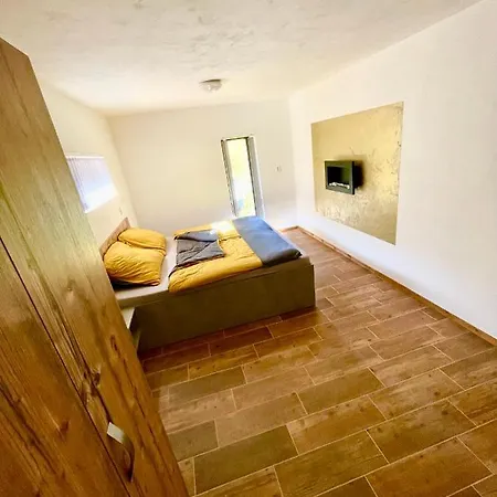 Feriehus U Zlate Kacenky Dobrany (Hradec Kralove)